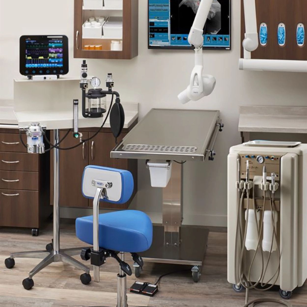 Midmark Flat-Top Surgery Table with Adjustable Electric Column (50” Or 60” with or without Heated Top) - Image 5